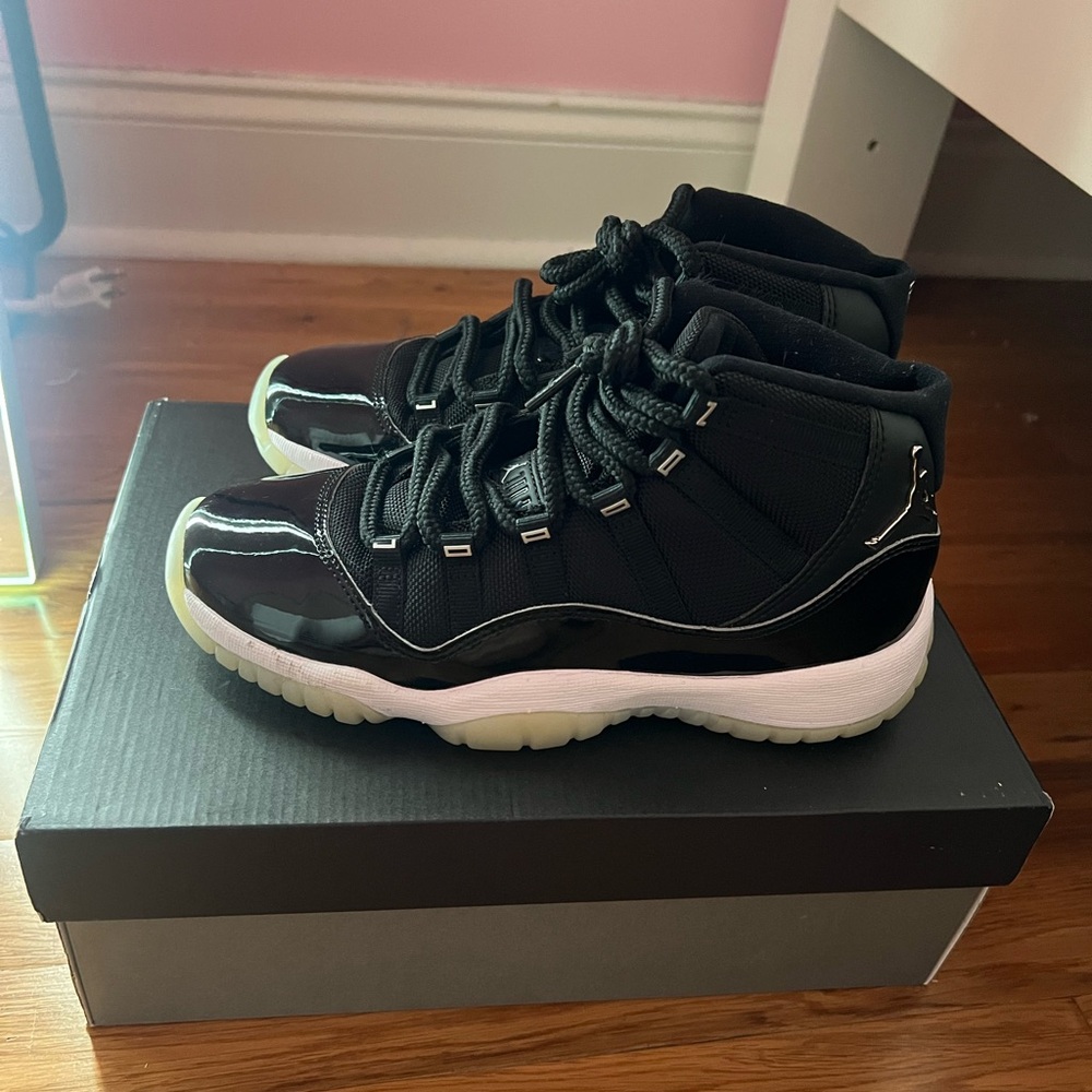 retro 11 jubilee jordan’s size 5 gs